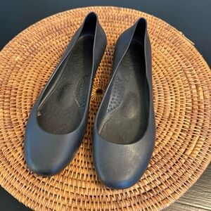 Okabashi  Black Women's Flats